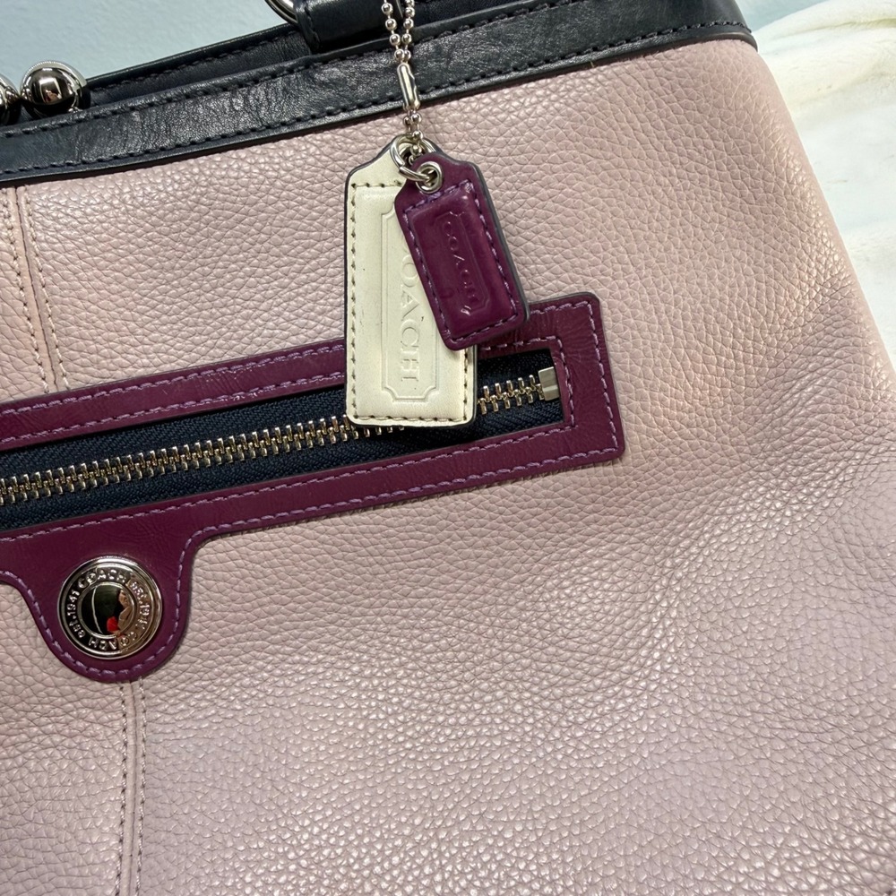 Coach Laura Spectator Satchel Lavender Leather Navy Detailing Kiss-Lock Closure - Picture 2 of 16